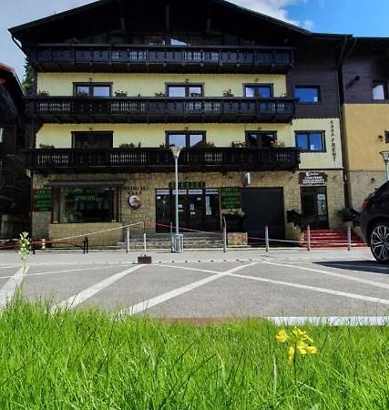 Casa Frent Hotel Predeal Bagian luar foto