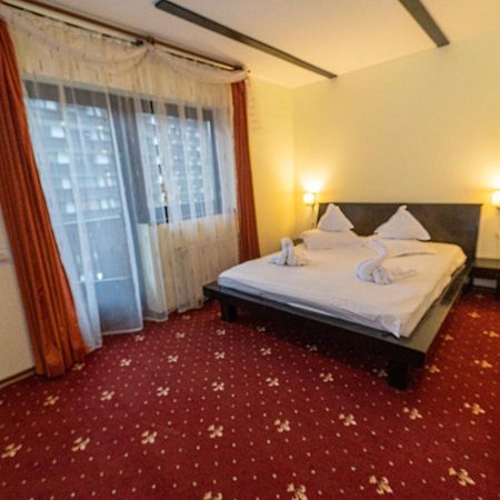 Casa Frent Hotel Predeal Ruang foto