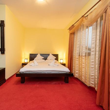 Casa Frent Hotel Predeal Ruang foto