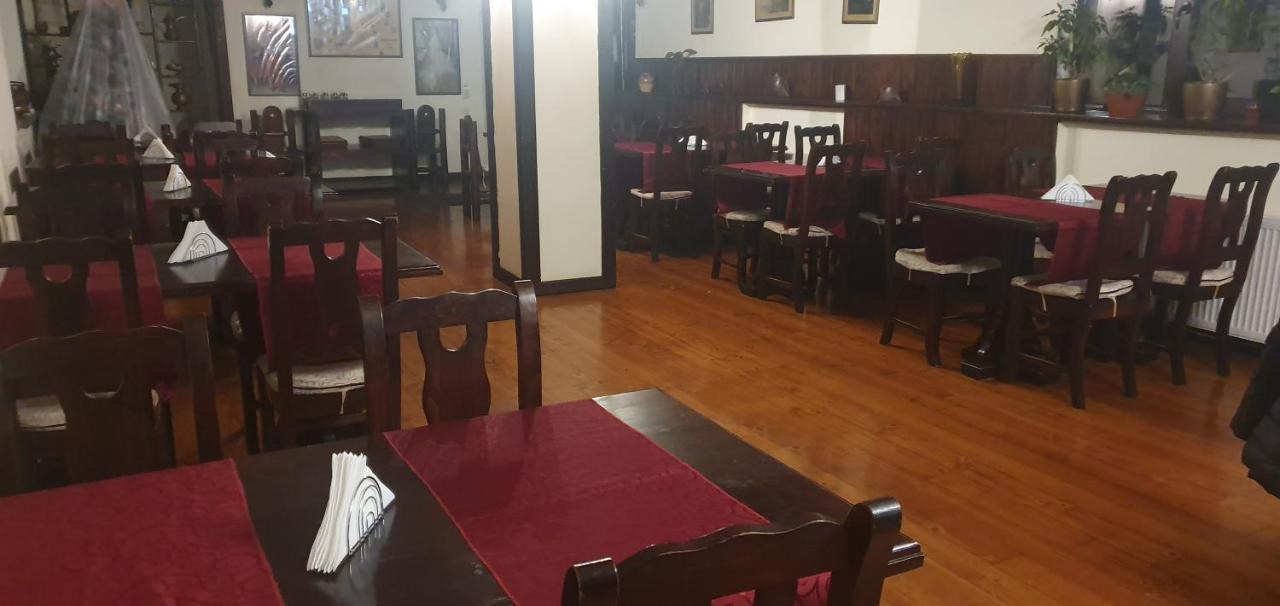 Casa Frent Hotel Predeal Bagian luar foto