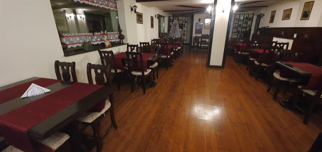 Casa Frent Hotel Predeal Bagian luar foto